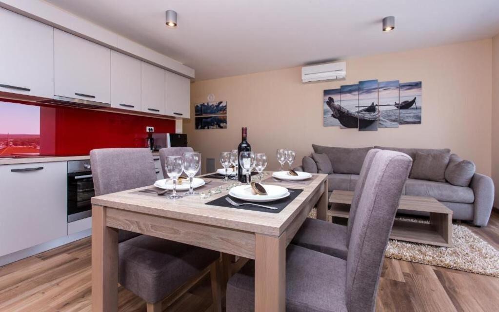 Apartments Marina Malinska Εξωτερικό φωτογραφία