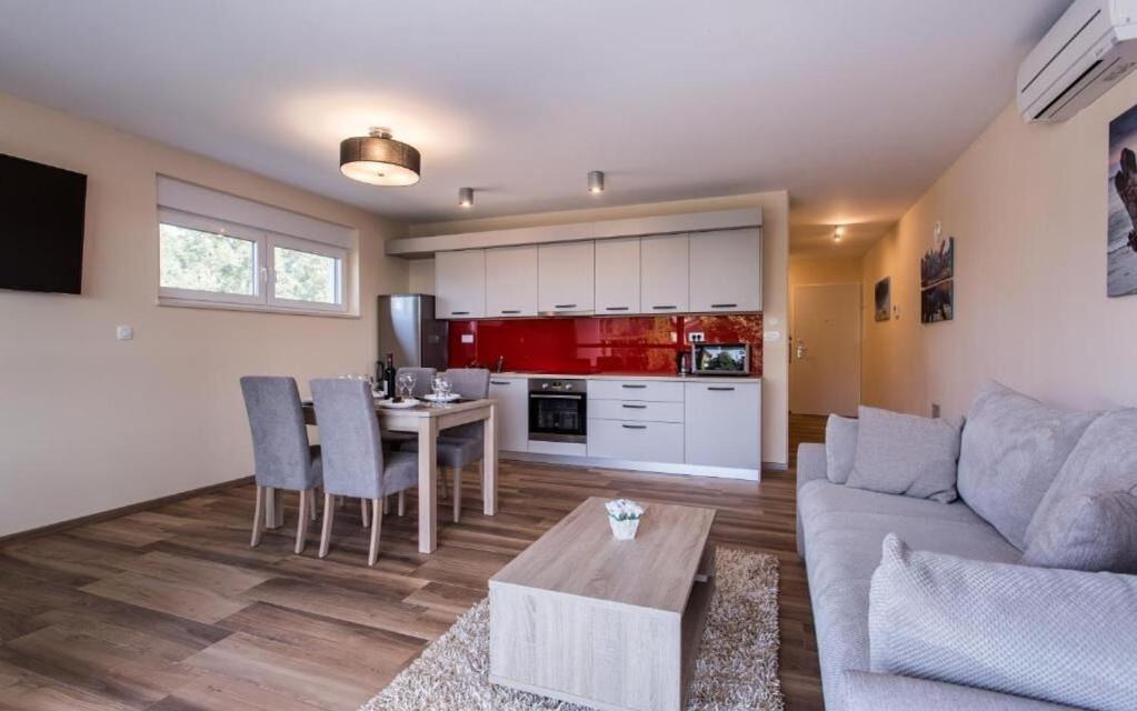 Apartments Marina Malinska Εξωτερικό φωτογραφία
