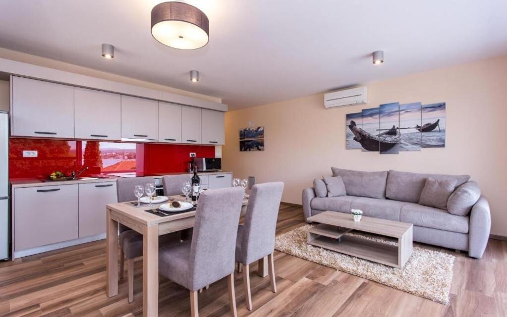 Apartments Marina Malinska Εξωτερικό φωτογραφία