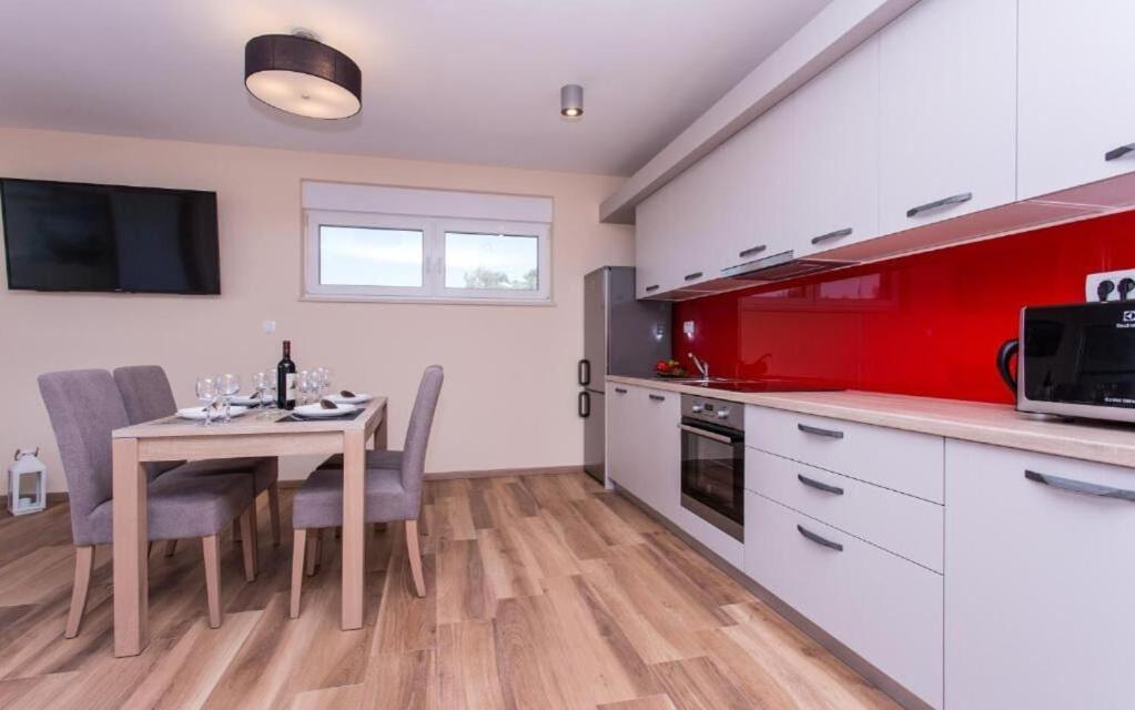Apartments Marina Malinska Εξωτερικό φωτογραφία